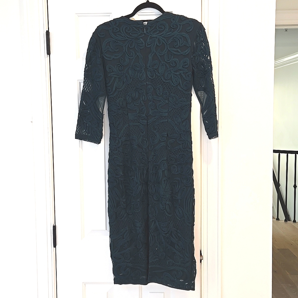 JS COLLECTIONS • Dark Green Lace Design Dress, Size 2 - Picture 3 of 7